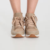 "Enea - Zapatillas Confort 2025" can be rewritten as "Enea - Zapatillas Cómodas 2025".