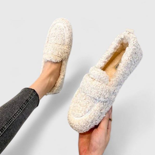 Solenne Slippers - At-Home Elegance with Cozy Comfort