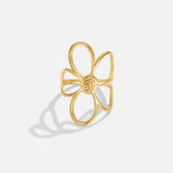 Anillo de oro con flor de margarita