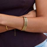 Pulsera con capas de hoja de oro