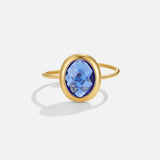 Anillo de oro con cristal de zafiro azul