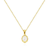 Collar vintage de oro con letra