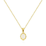 Collar vintage de oro con letra
