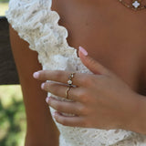 Anillo Flor de Cristal Blanca Oro